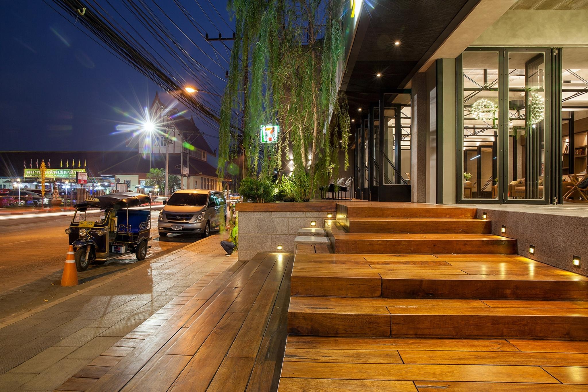 Bossotel Chiang Mai Exterior foto